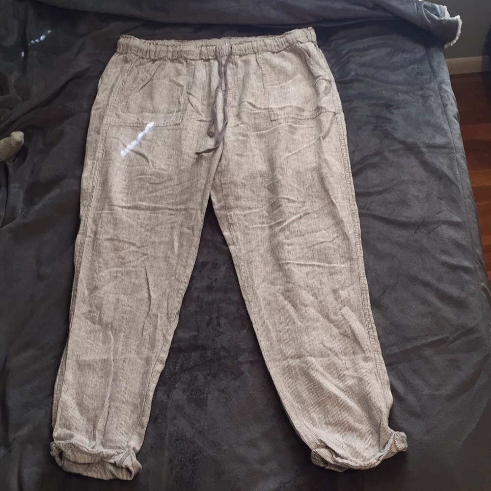 New York & Company grey and white pants